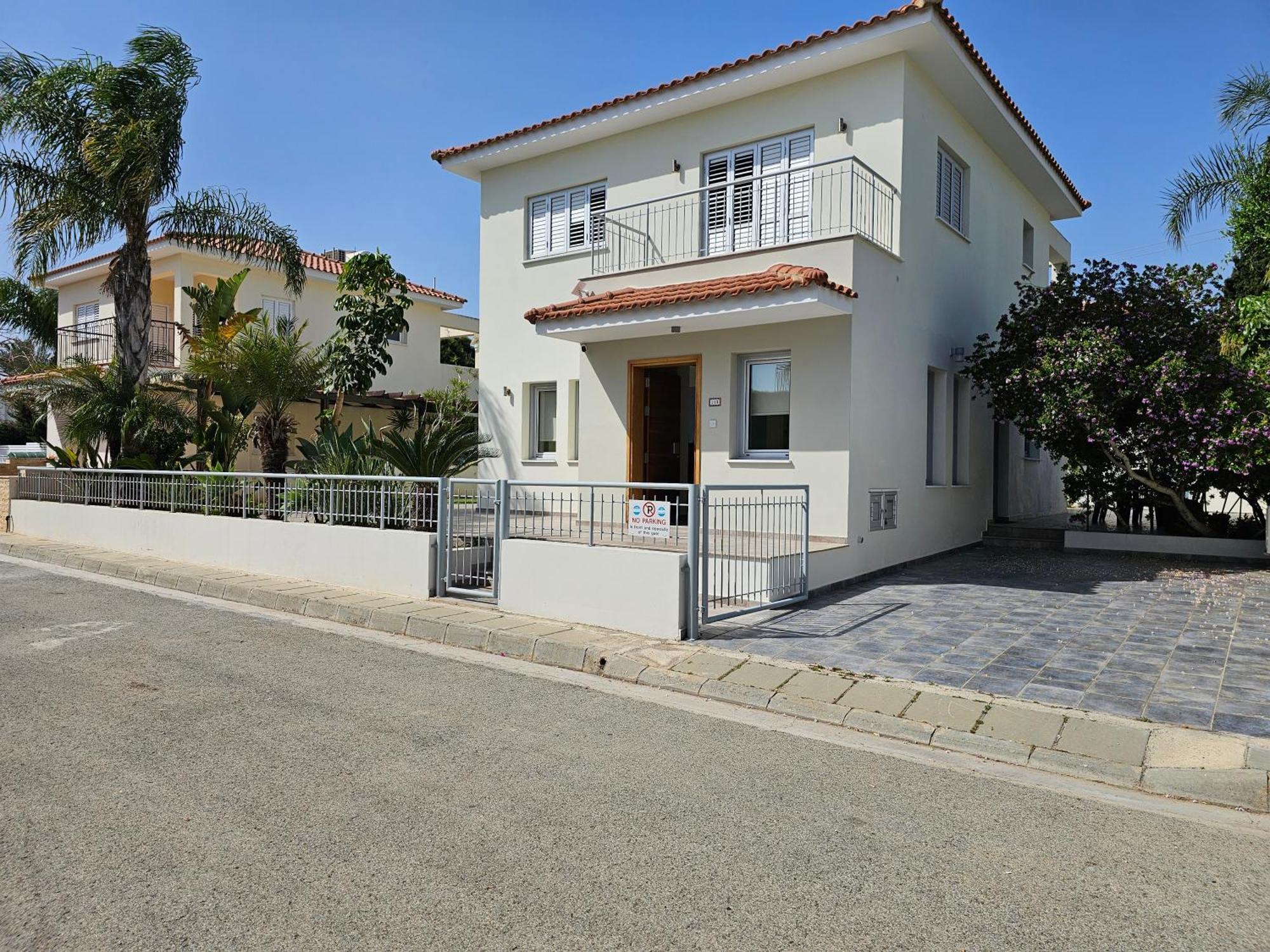 Family Home 普罗塔拉斯 外观 照片