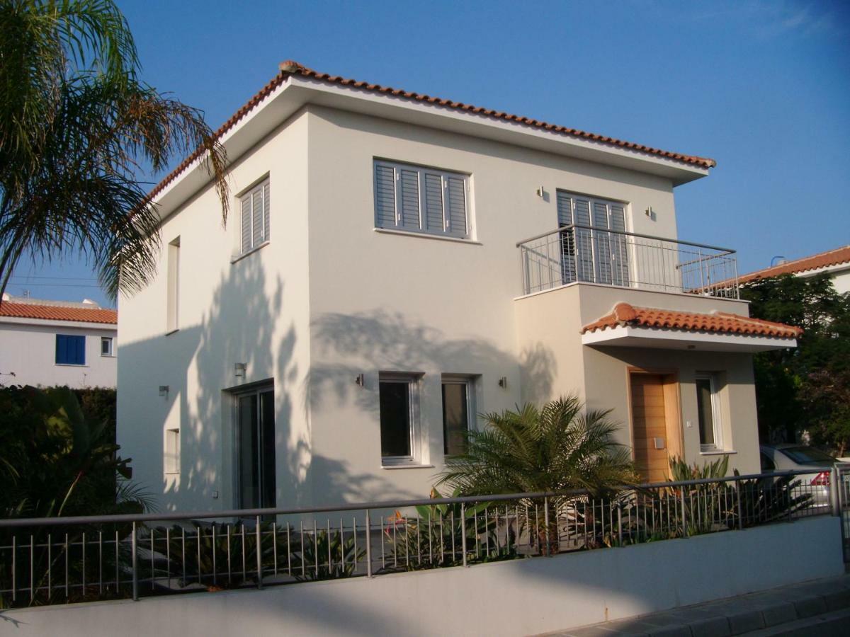 Family Home 普罗塔拉斯 外观 照片